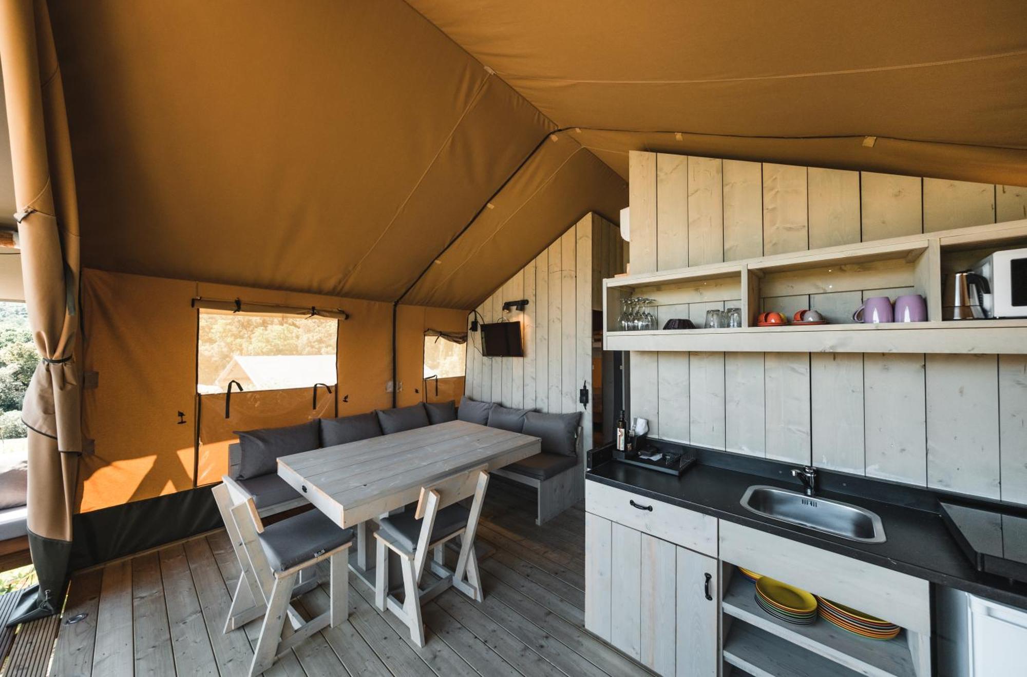 Отель Glamping Le Tegole Рипарбелла Экстерьер фото